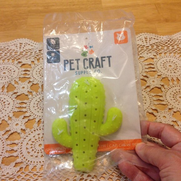 Catnip Dental Chew Toy for Cats, Pet Craft brand - Picture 1 of 4